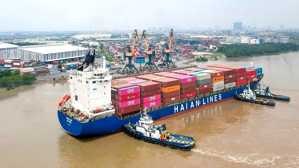 Giá thuê container tăng vọt do ảnh hưởng mất cân bằng trong luân chuyển thiết bị